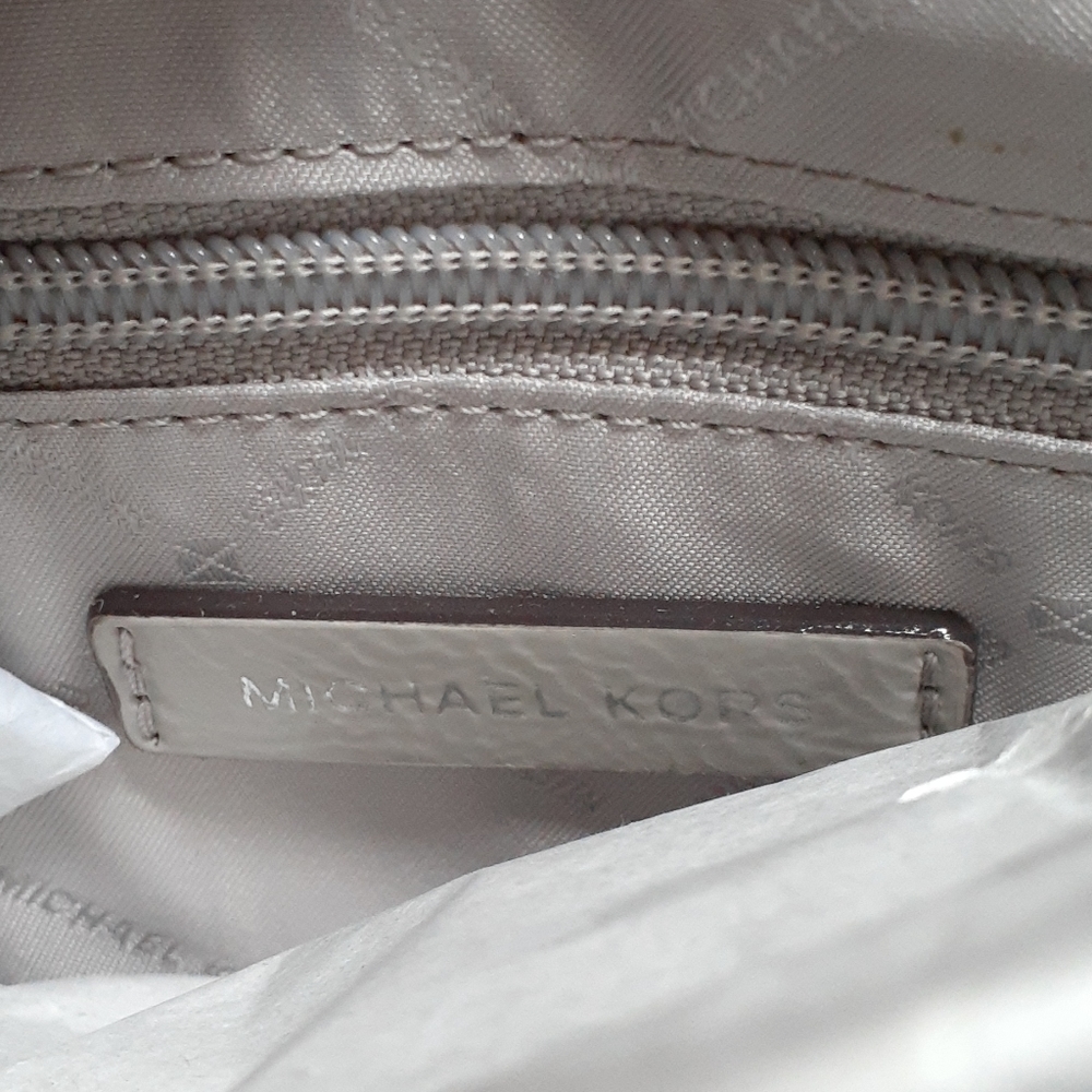Michael Kors- Peyton Shoulder bag- Pearl Grey - Picture 9 of 9